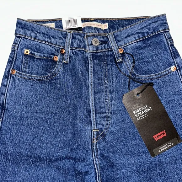 🔥🔥🔥 Levi's Premium RIBCAGE STRAIGHT ANKLE JEANS
