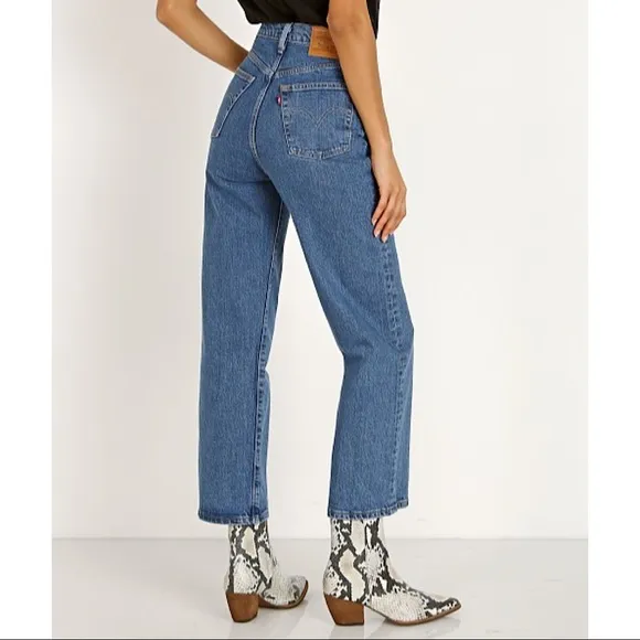 🔥🔥🔥 Levi's Premium RIBCAGE STRAIGHT ANKLE JEANS