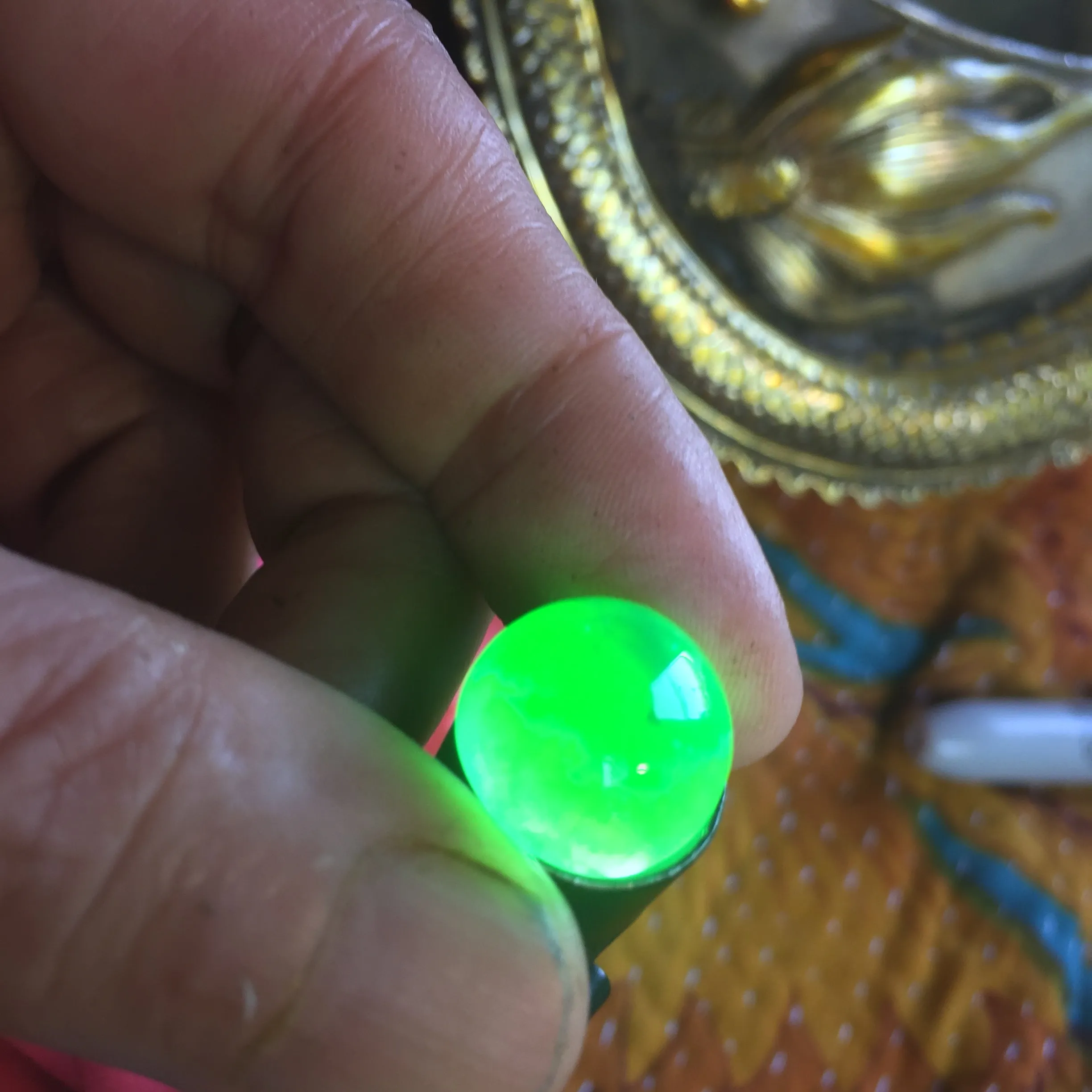 13.97 ct. Marlborough Green Chrysoprase , 13.97 Ct. Cabochon, Master cut, Round