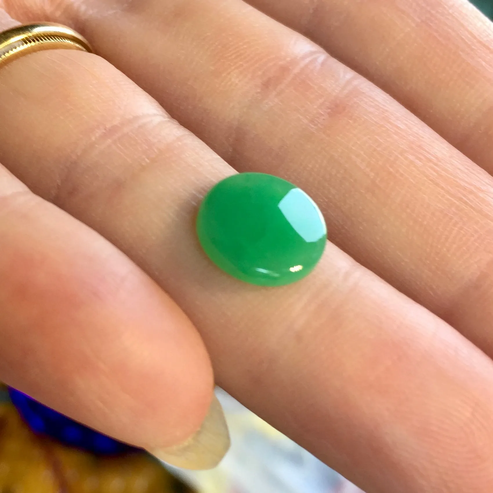 2.29 ct. Marlborough Green Chalcedony, 2.29 ct. Cabochon, Master cut