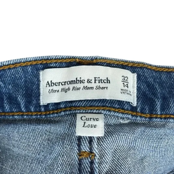 Abercrombie &amp; Fitch Ultra High Rise Mom Curve Love Denim Shorts in Blue Size 32