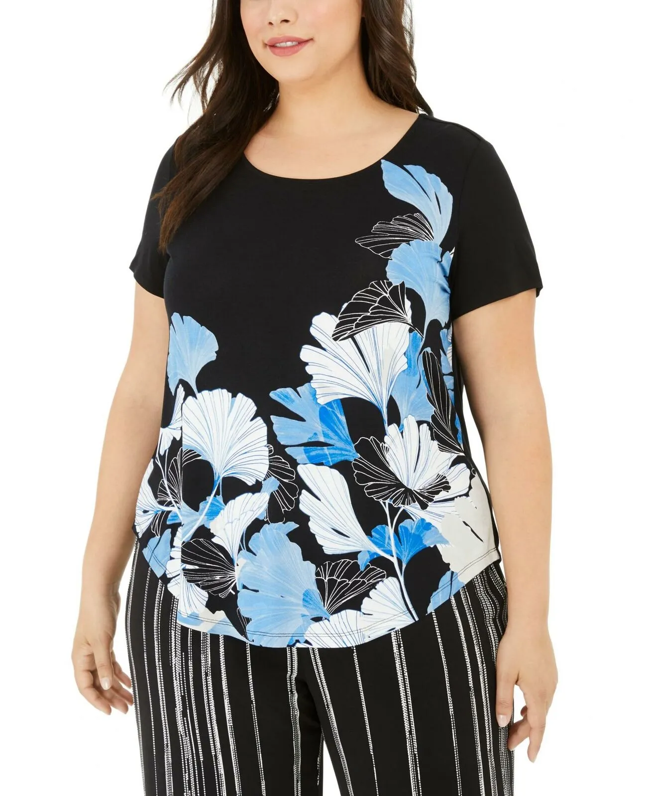 Alfani Plus Size Rounded Hem Floral T-Shirt Black / Blue Plus 0X