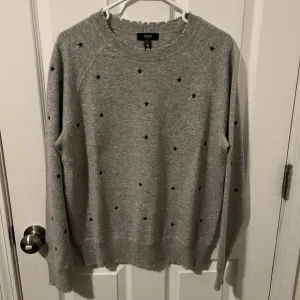 Aqua 100% Cashmere Gray Sweater Embroidered Blue Hearts Crew Neck Pullover Sz M