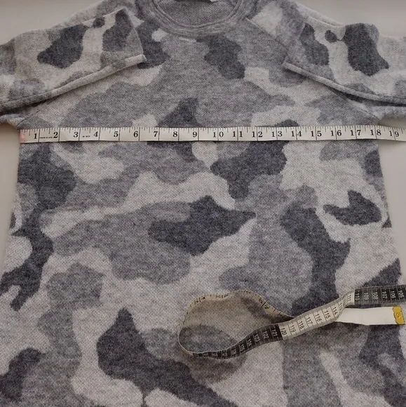 Athleta Camo Undercover Alpaca Merino Wool Women's Pullover Crew-Neck Sweater