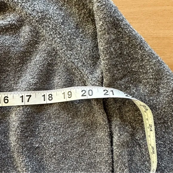 Barefoot Dreams Cozychic Lite Crewneck Sweatshirt Pullover Front Pocket A350626