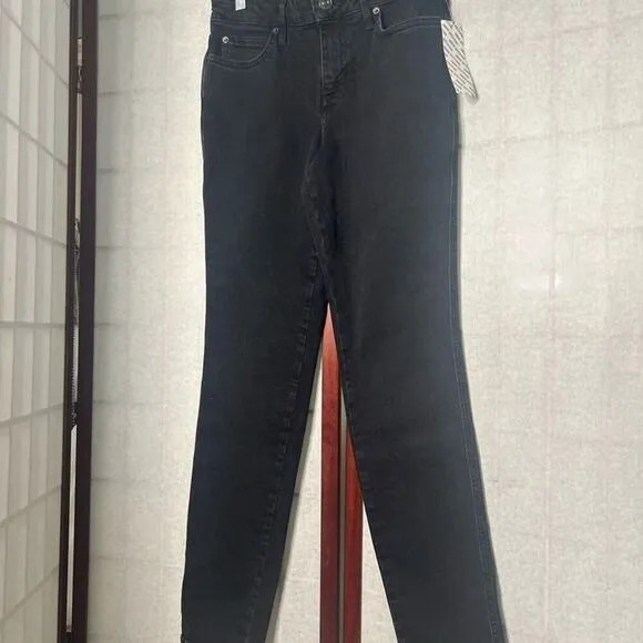 BDG URBAN OUTFITTER HIGH RISE BLACK JEANS SIZE 25‎