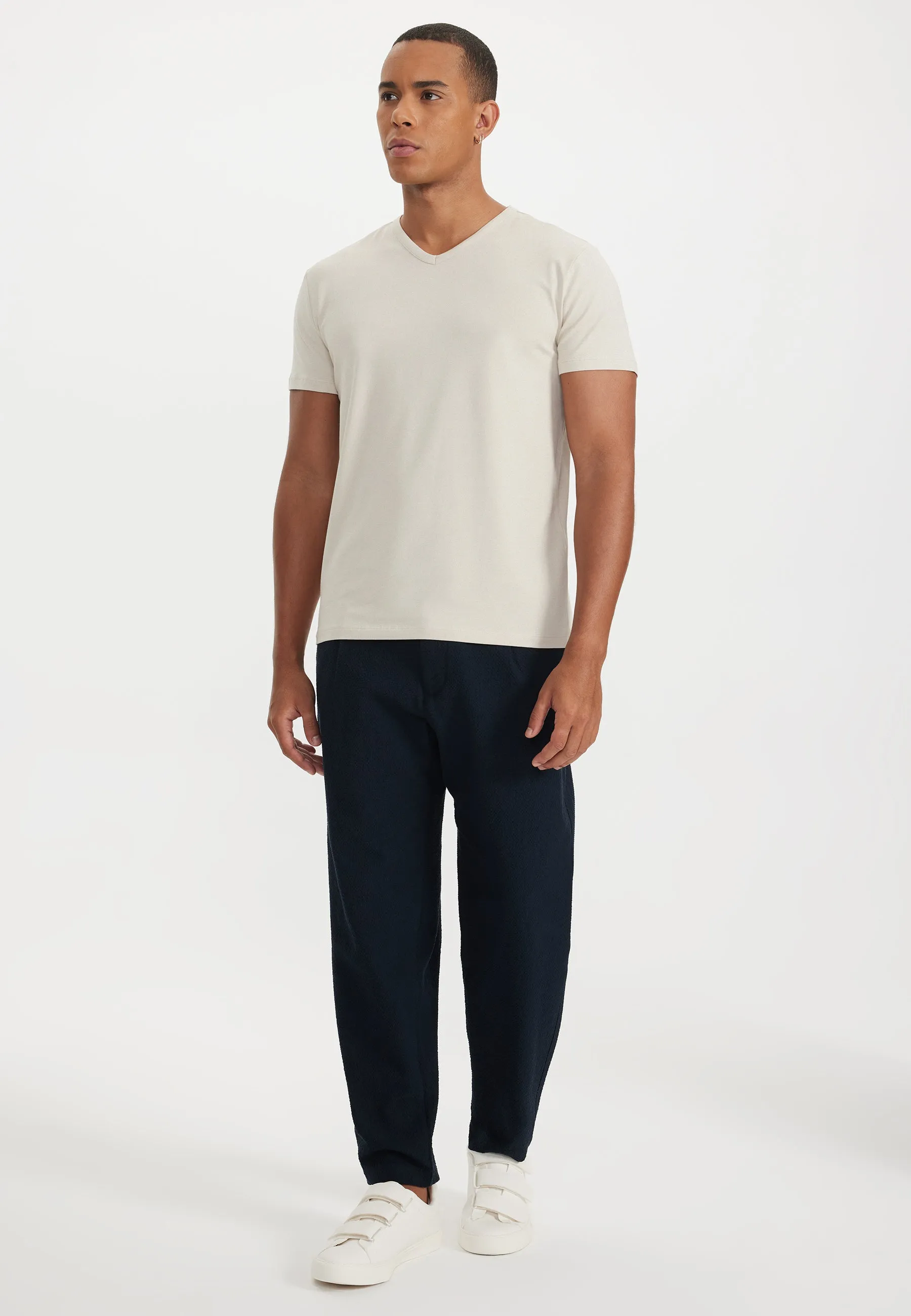 Bej V-Yaka Regular Fit Pamuk Elastan Karışımlı Basic Erkek T-Shirt THEO