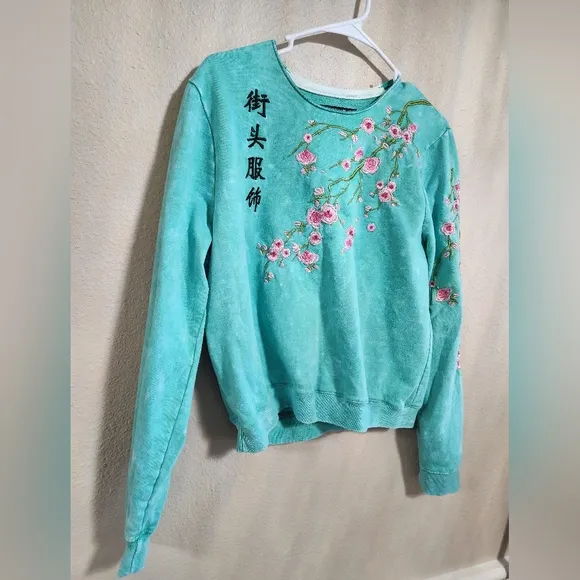 Blind Rooster Embroidered Sweatshirt Size Medium