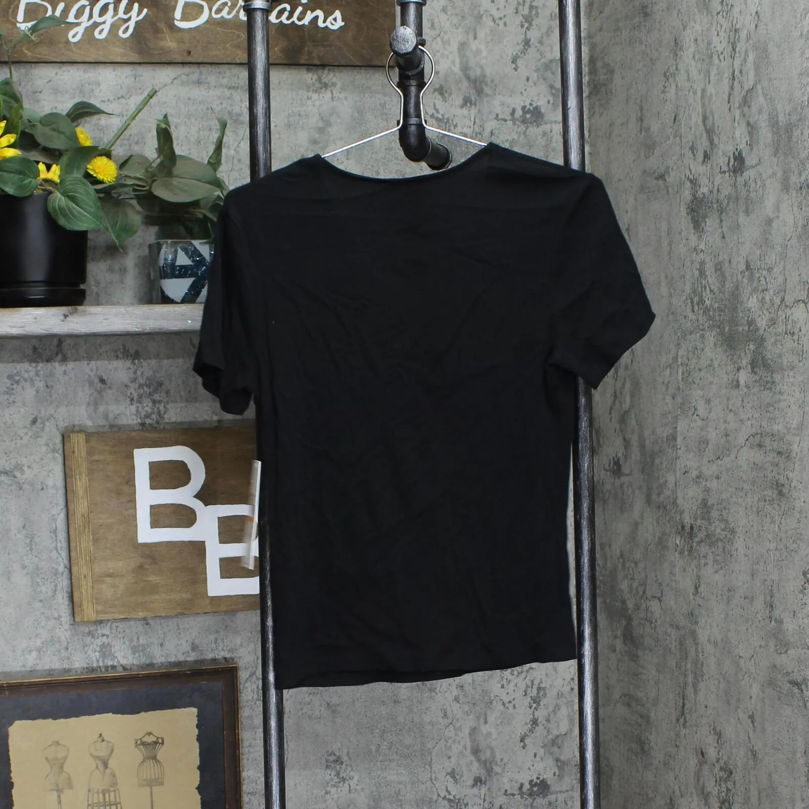 Calvin Klein Women's Twist Front V-Neck T-Shirt M3TH0804 Black S