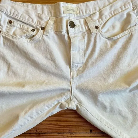 Crippen white straight leg cropped jeans. Size 29.