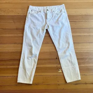 Crippen white straight leg cropped jeans. Size 29.