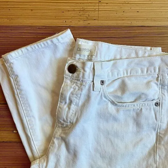 Crippen white straight leg cropped jeans. Size 29.