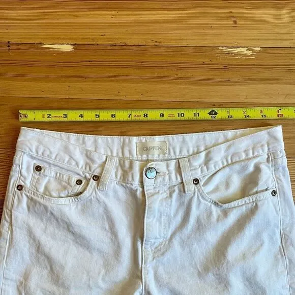 Crippen white straight leg cropped jeans. Size 29.