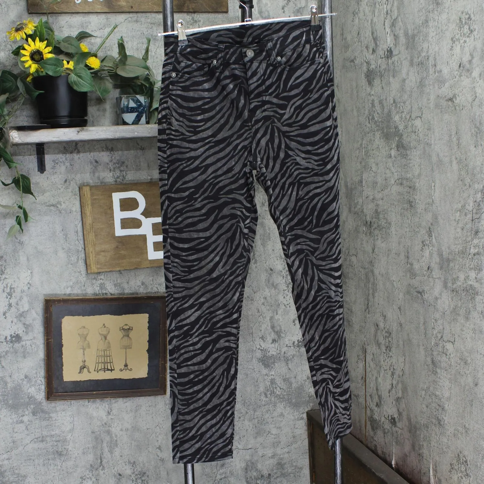 DG2 by Diane Gilman Crushed Velvet Straight Leg Animal Print Jeans Black Tiger 0