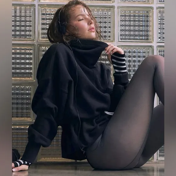 FP Movement 🏃‍♀️REMI Pullover Sweater (w/waist cinching string) BLACK/SMALL/NWT💨