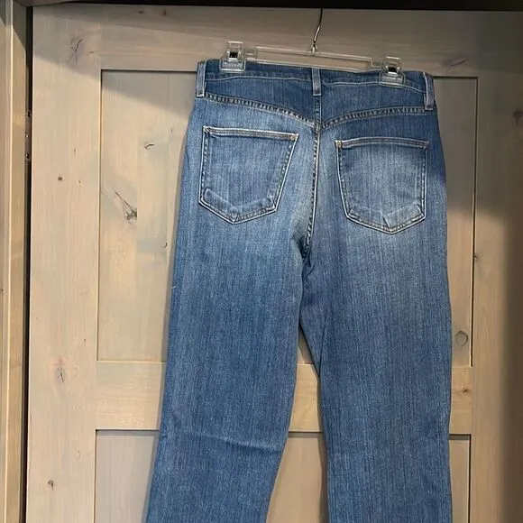 Frame women’s jeans size 27 High waisted 13 rise, inseam 32.5 excellent shape.