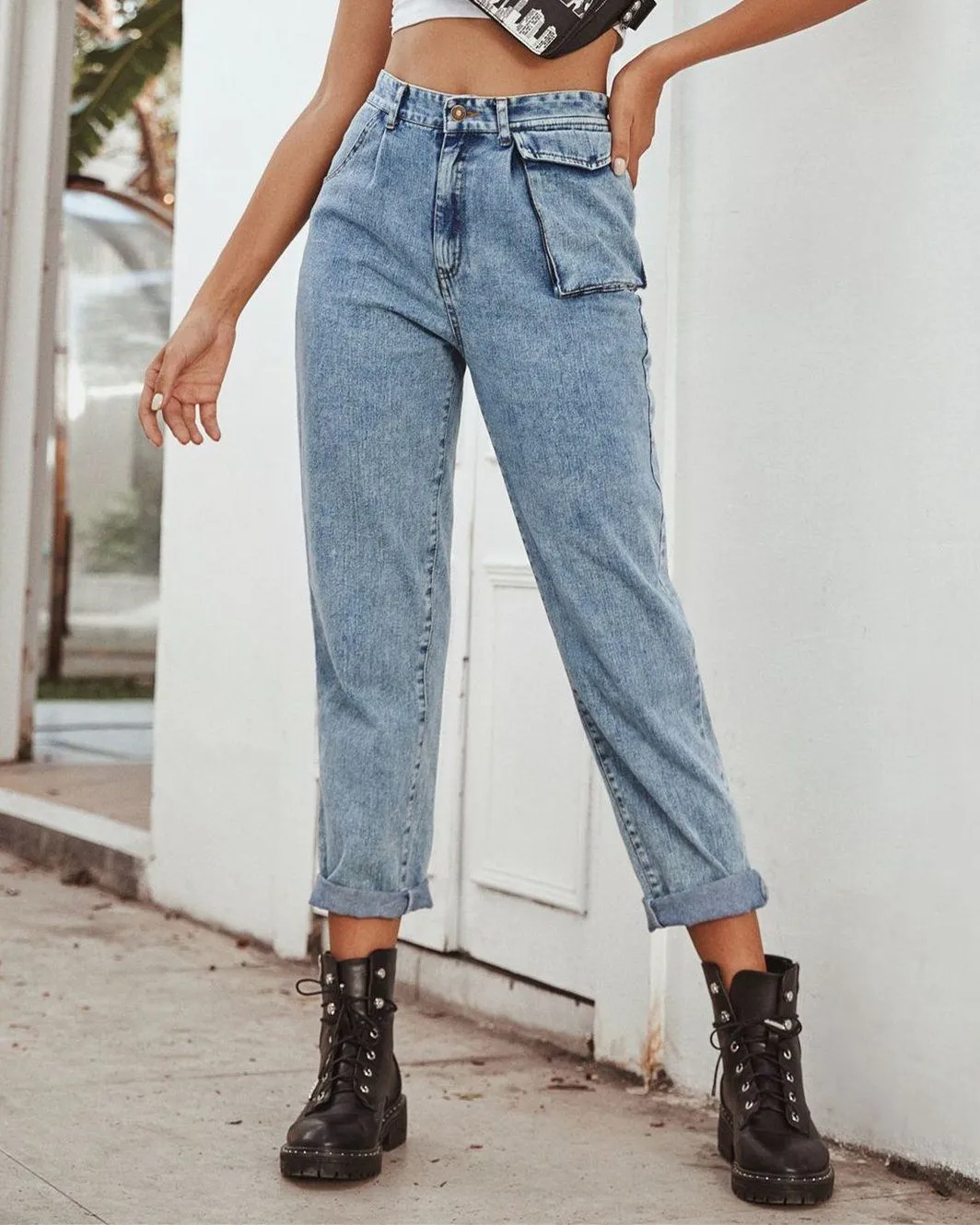 Free People High-Waisted Cargo Jeans - blue