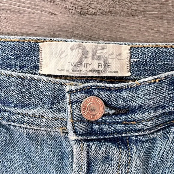 Free People We The Free Maggie Mid Rise Straight Button Fly Jeans 25 NWT