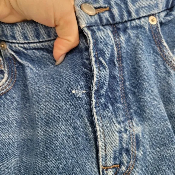 good american Cropped high waisted blue distressed bottom jeans size 6 / 28