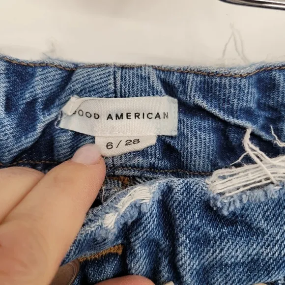 good american Cropped high waisted blue distressed bottom jeans size 6 / 28