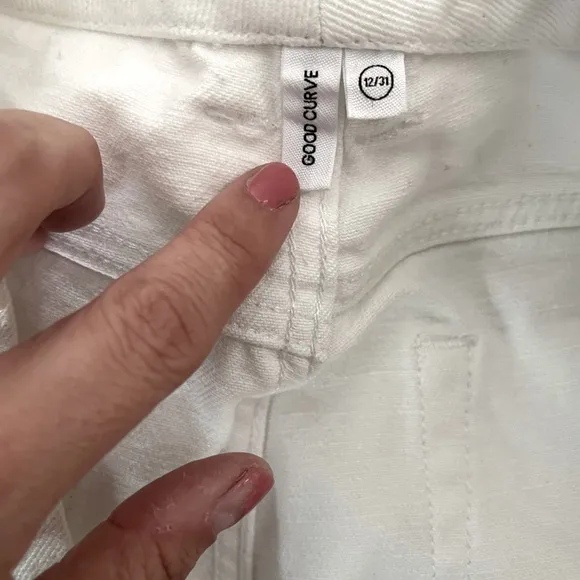 Good American Good Curve White High Waist Raw Hem Jeans‎ 12