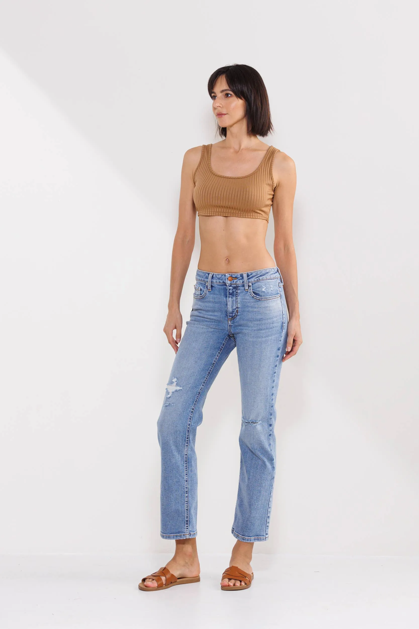 HIGH RISE SLIM STRAIGHT JEANS IN MEDIUM LIGHT