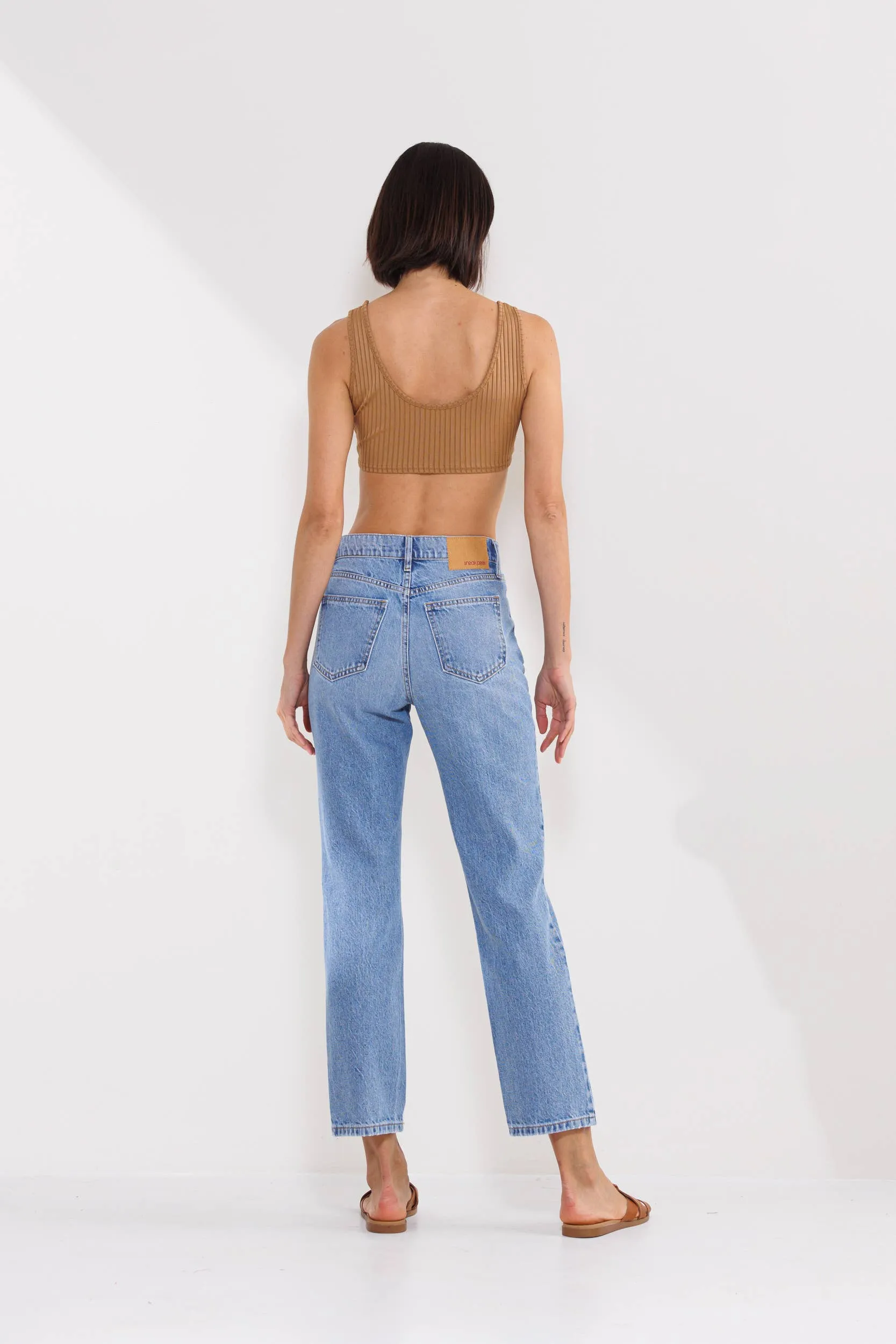 HIGH RISE SLIM STRAIGHT JEANS IN MEDIUM LIGHT