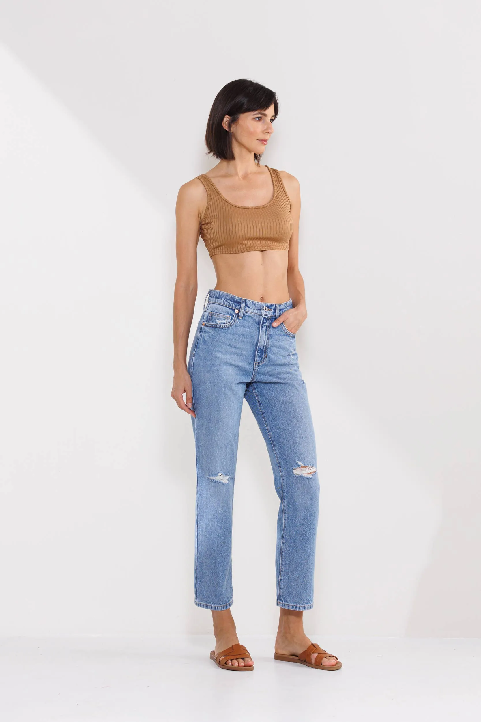 HIGH RISE SLIM STRAIGHT JEANS IN MEDIUM LIGHT
