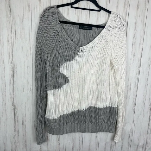 House of Harlow 1960 Revolve Adrienne Pullover in White &amp; Grey Sweater