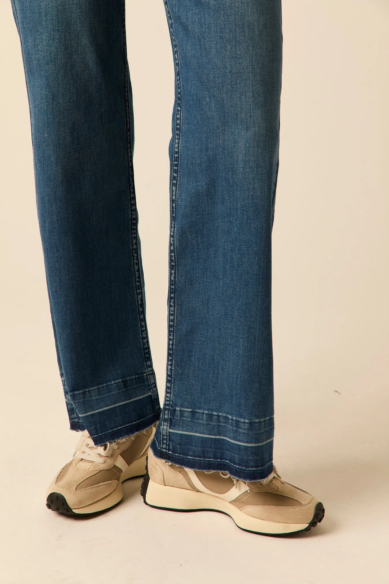 Jeans straight desflecado azul