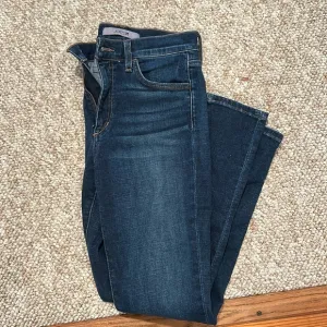 Joe’s Jeans - high rise Nina straight leg blue jeans size 27great condition
