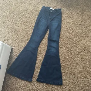 Kancan high rise flare jeans / bell bottoms