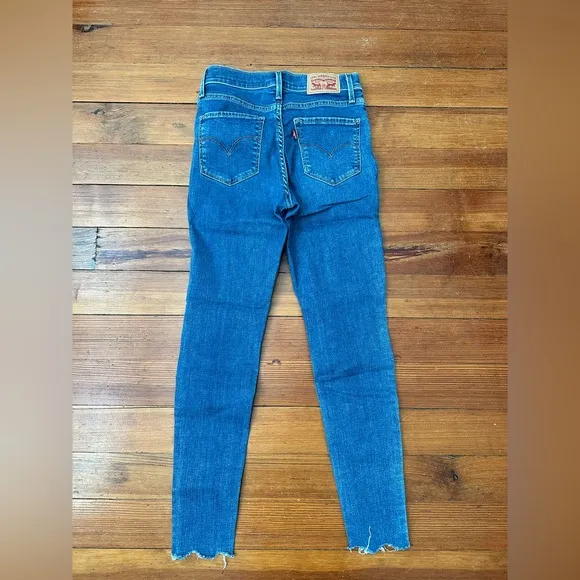 Levi’s 720 High Rise Skinny Jeans