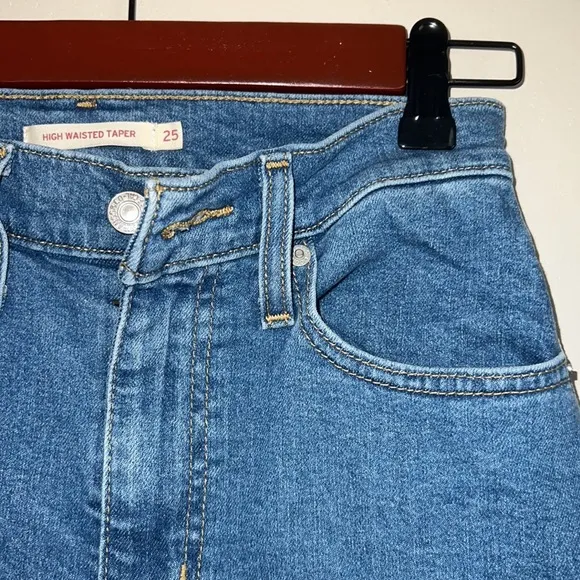 Levi’s High Waisted Taper Jeans