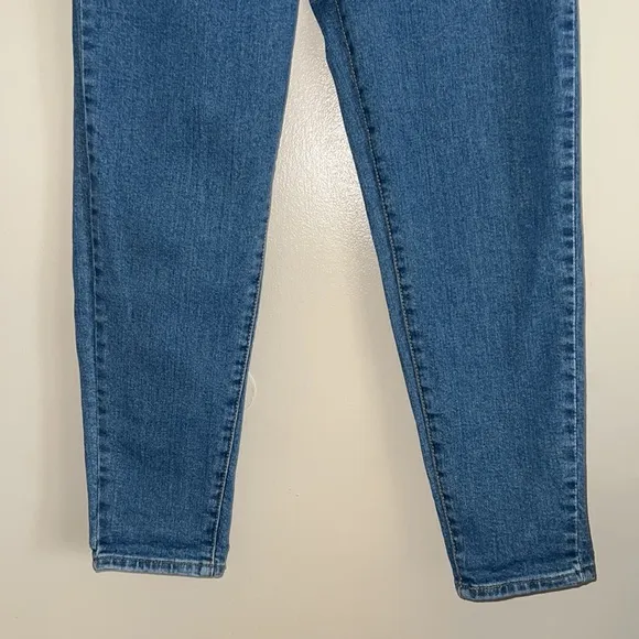 Levi’s High Waisted Taper Jeans