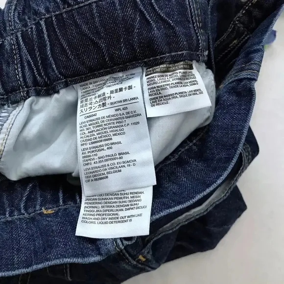 Levi's NWT High Waisted Taper Jeans Women 10/30
