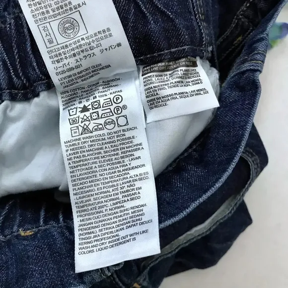 Levi's NWT High Waisted Taper Jeans Women 10/30