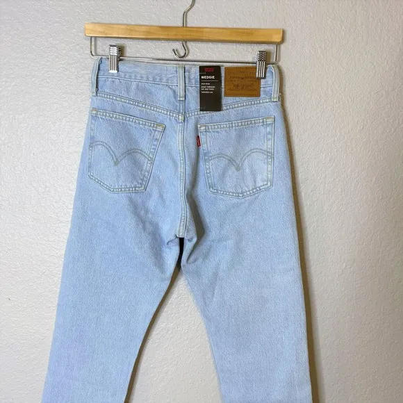 Levi's NWT Wedgie High Rise Jeans - Lost Signal
