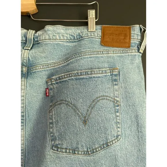 Levis Ribcage Straight High Rise Jeans in Samba Done Light Wash Plus Size 22W