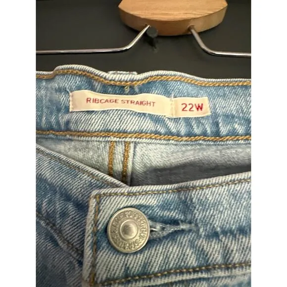 Levis Ribcage Straight High Rise Jeans in Samba Done Light Wash Plus Size 22W