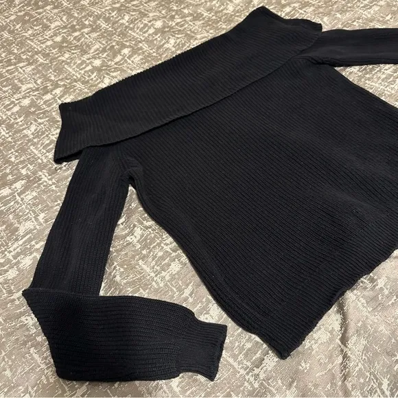 LOVERS   FRIENDS Off The Shoulder Sweater Top Sz: Large