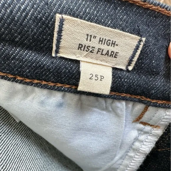 Madewell 11” High Rise Flare Jeans Durland Dark Wash DM6983 Size 25 petite