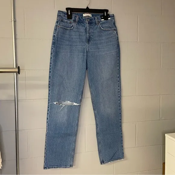 NWT Abercrombie &amp; Fitch The ‘90s Straight Mid Rise Curve Love Size 10/30 Long