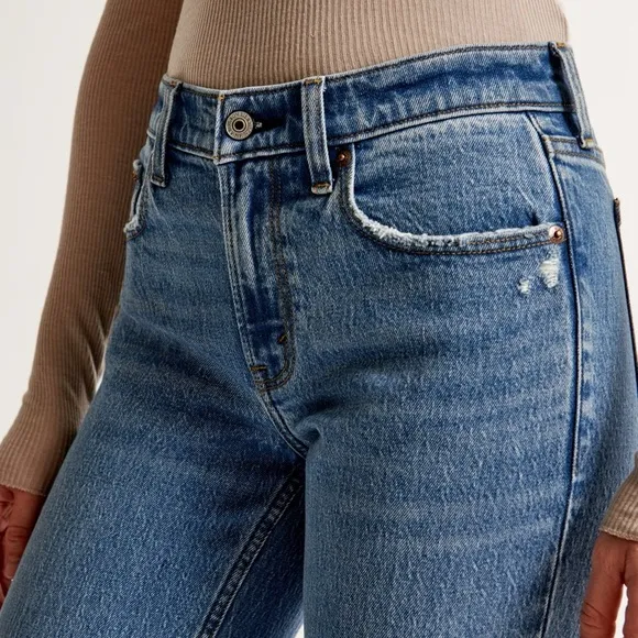 NWT Abercrombie &amp; Fitch The ‘90s Straight Mid Rise Curve Love Size 10/30 Long