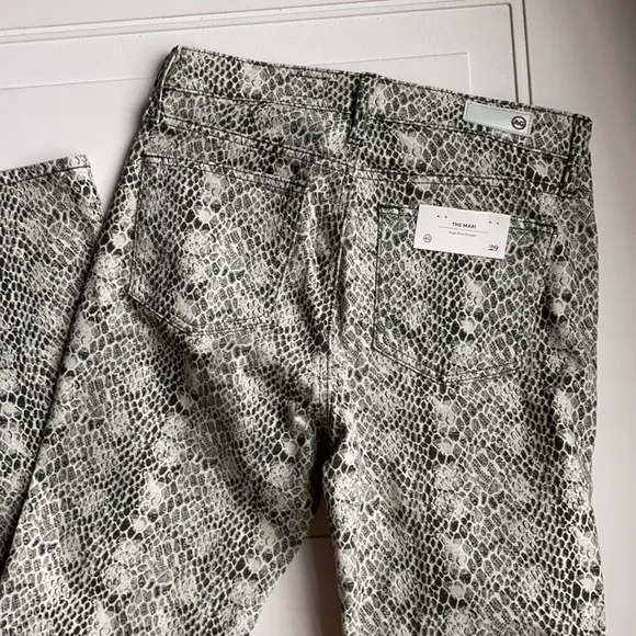 NWT AG Adriano Goldshmied Mari High Rise Straight Leg Jeans Snakeskin 29