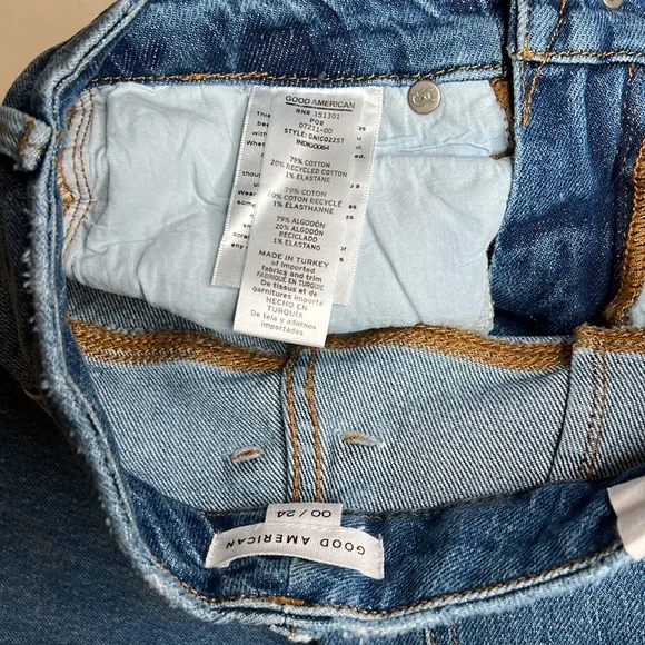 NWT - Good American Distressed Jeans - Size 00 / 24