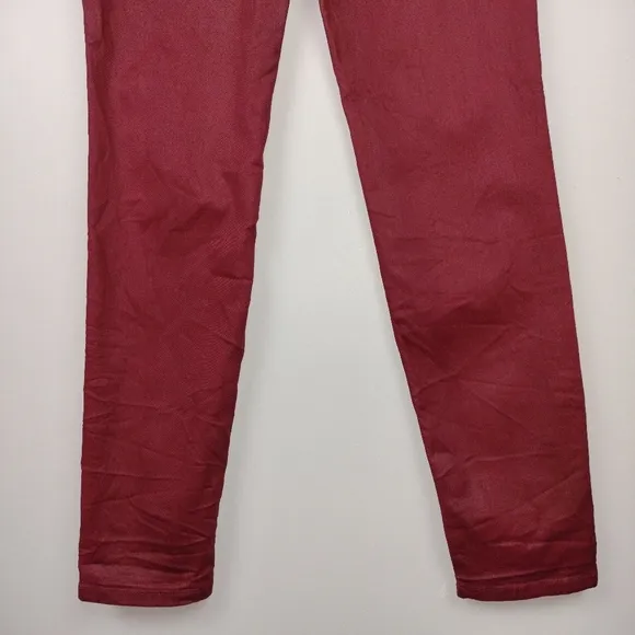NWT GUESS 1981 Skinny High Leatherette Bordeaux in Burgundy
