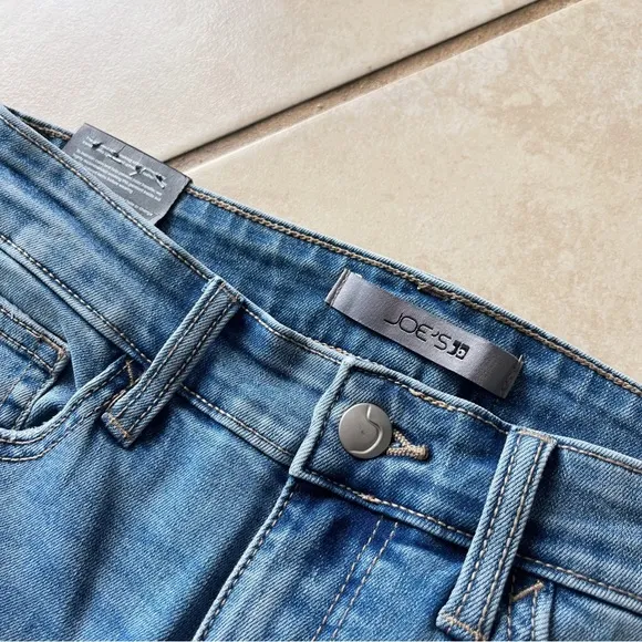 NWT Joe’s Jeans Lara Mid Rise Straight Ankle Jeans - 24