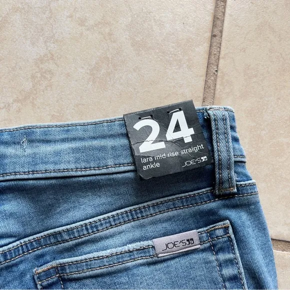 NWT Joe’s Jeans Lara Mid Rise Straight Ankle Jeans - 24