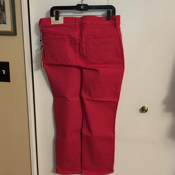 NYDJ Straight Jeans in Big Pink size 14
